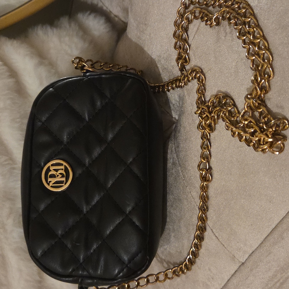Badgley Mischka Elegant Black Quilted Shoulder Bag With Long Gold Chain Strap - Picture 8 of 8